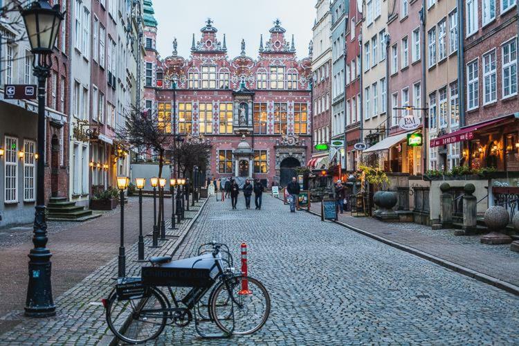 Old Town Apartments Patio 1 Гданськ Екстер'єр фото